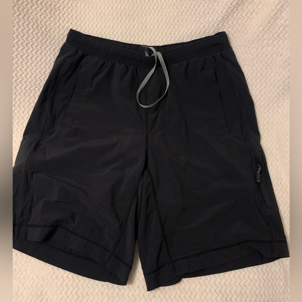 EUC lululemon mens shorts